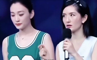李小冉谢娜不愧是闺蜜：一个五音不全敢选秀一个没唱功敢开个唱